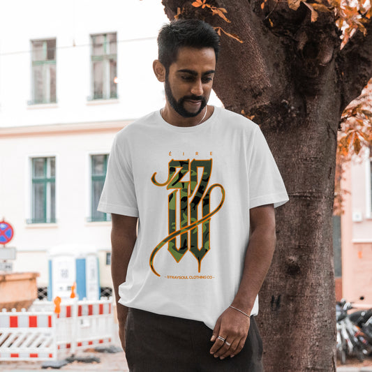 32 Script V.2 Tee